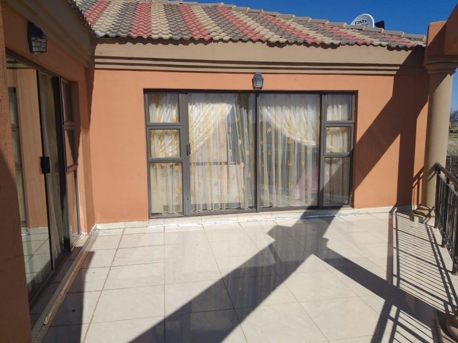 5 Bedroom Property for Sale in Grimbeeck Park North West